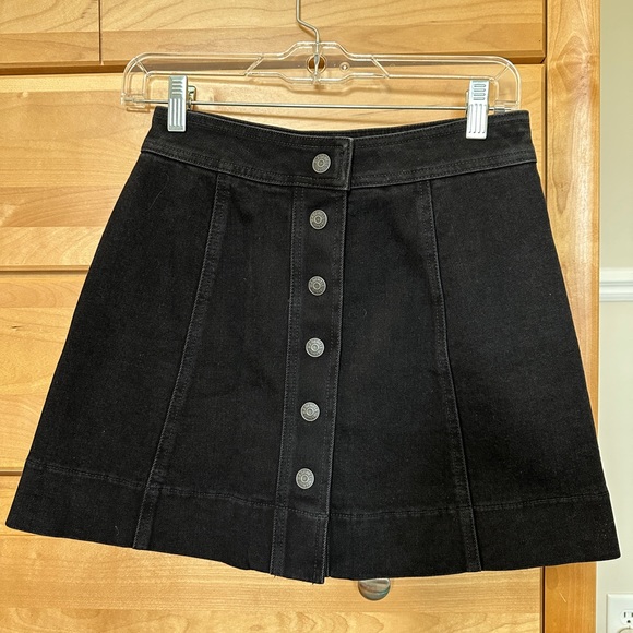 Madewell Black Denim Mini Skirt snaps up - Picture 5 of 8
